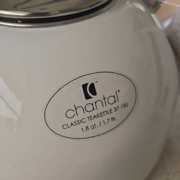Chantal Whistling Kettle - Picture 3 of 6